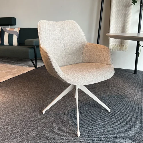 Eetkamerstoel Kiq 24 met armleuning