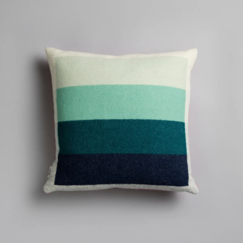 Sierkussen Røros Åsmund Bold Red Turquoise