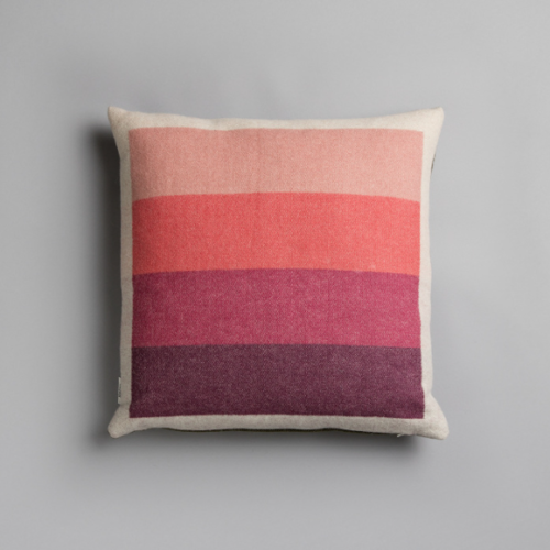 Sierkussen Røros Åsmund Bold Pink Green